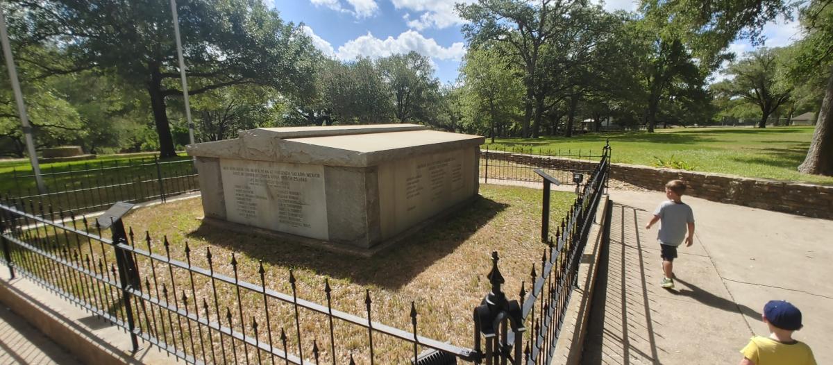 Tomb of the black bean soldiers.